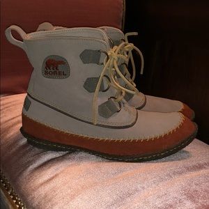 Sorel  Suede Silver Sage Joplin Boot Size US 8